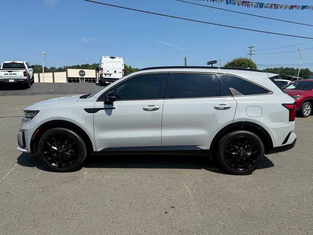used 2022 Kia Sorento car, priced at $25,277