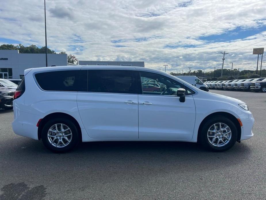 new 2025 Chrysler Pacifica car, priced at $37,950