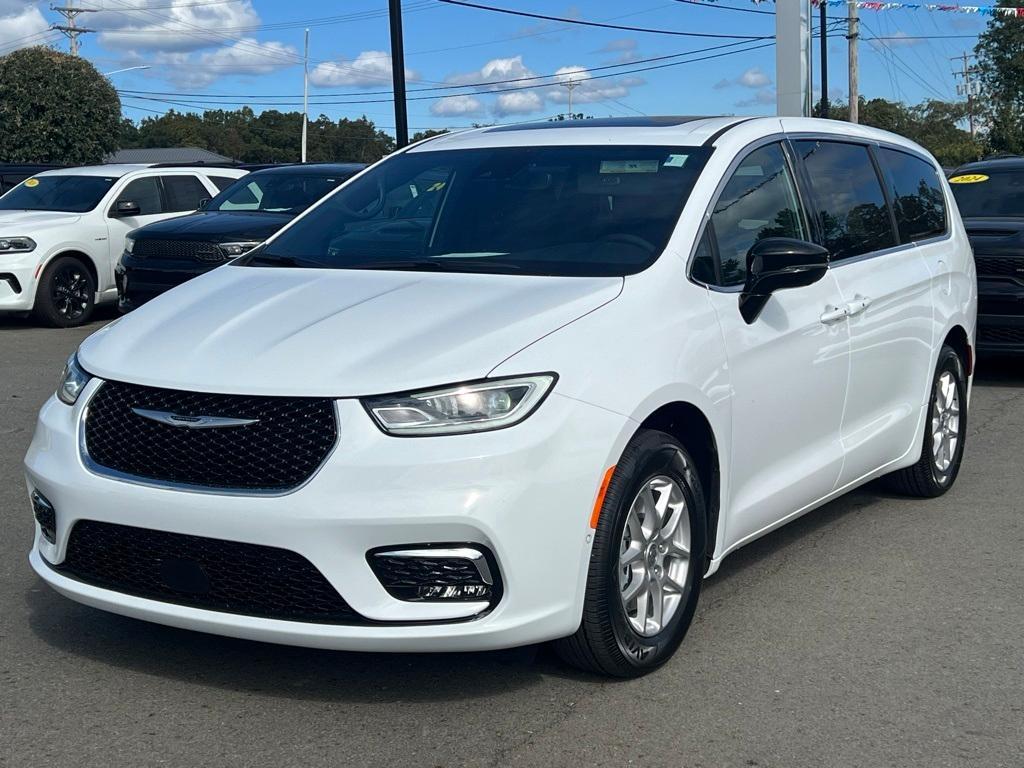 new 2025 Chrysler Pacifica car, priced at $37,950