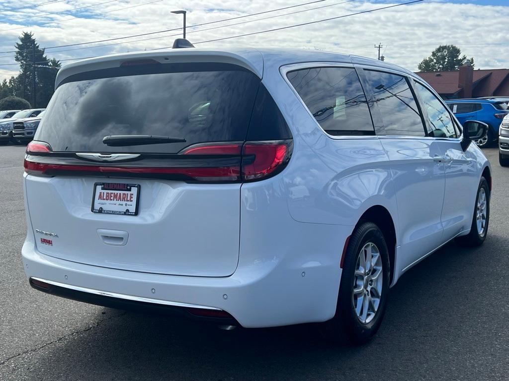 new 2025 Chrysler Pacifica car, priced at $37,950