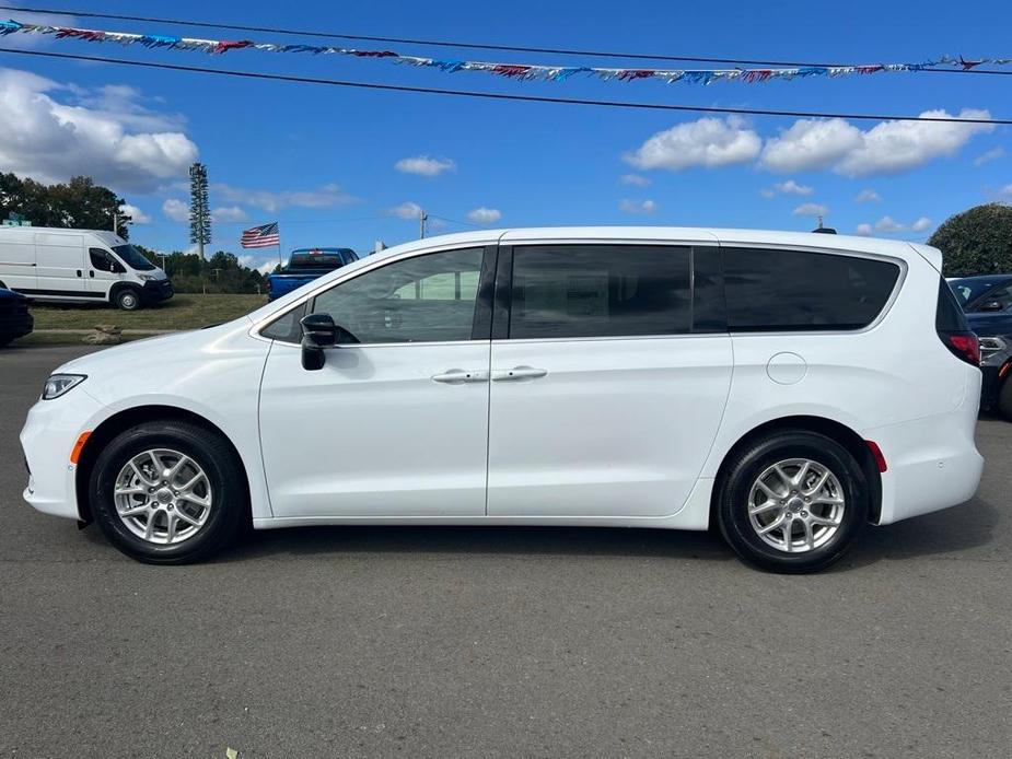 new 2025 Chrysler Pacifica car, priced at $37,950