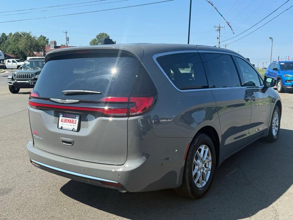 new 2025 Chrysler Pacifica car, priced at $39,777