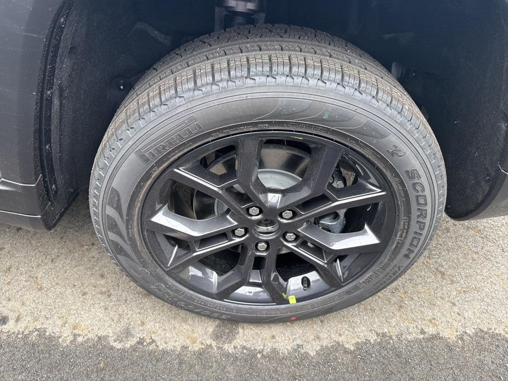 new 2025 Jeep Grand Cherokee L car, priced at $48,777