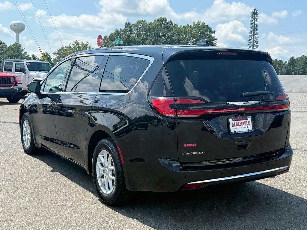 new 2026 Chrysler Pacifica car, priced at $39,777