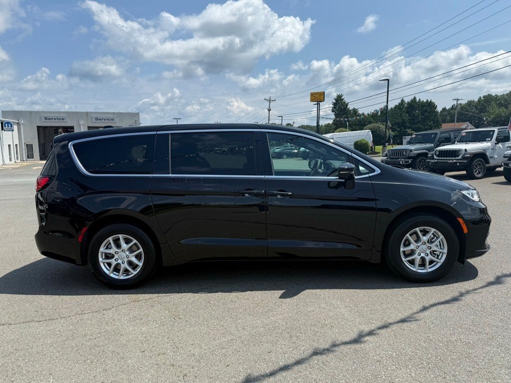 new 2026 Chrysler Pacifica car, priced at $39,777