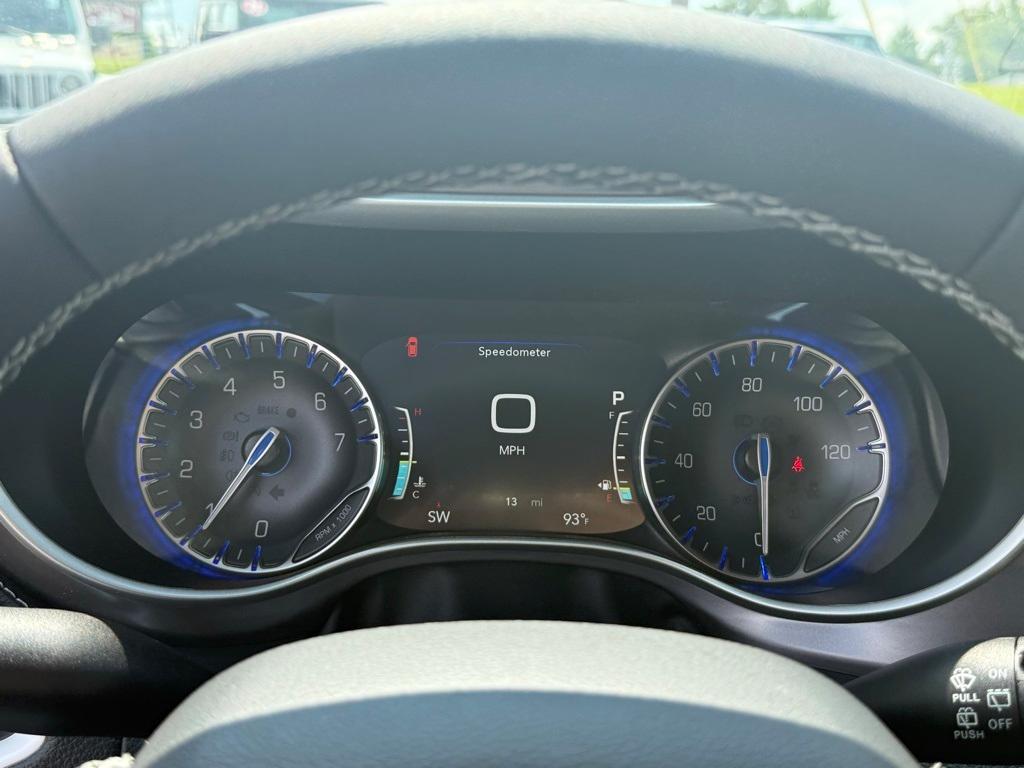 new 2026 Chrysler Pacifica car, priced at $39,777