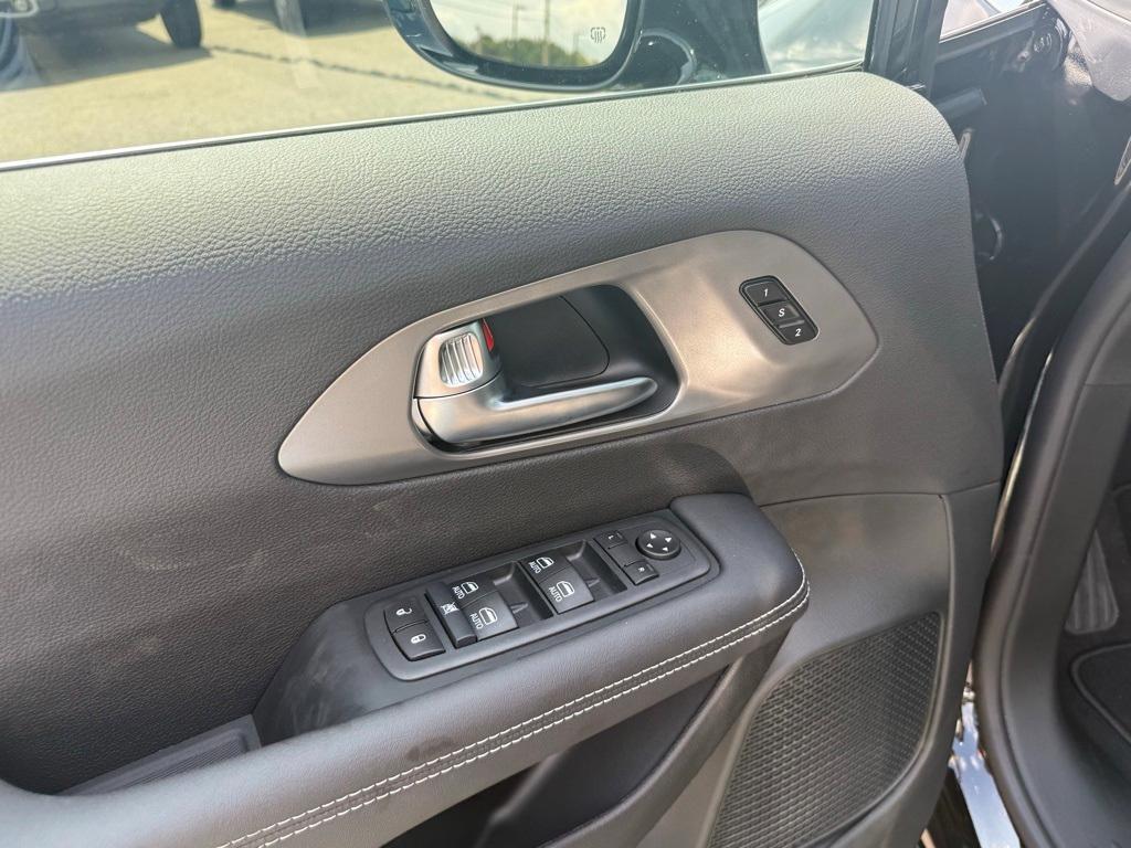 new 2026 Chrysler Pacifica car, priced at $39,777