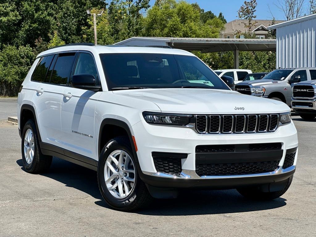 new 2024 Jeep Grand Cherokee L car, priced at $42,277