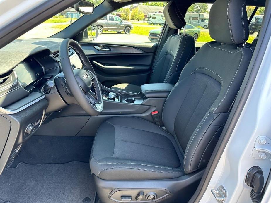 new 2024 Jeep Grand Cherokee L car, priced at $42,777