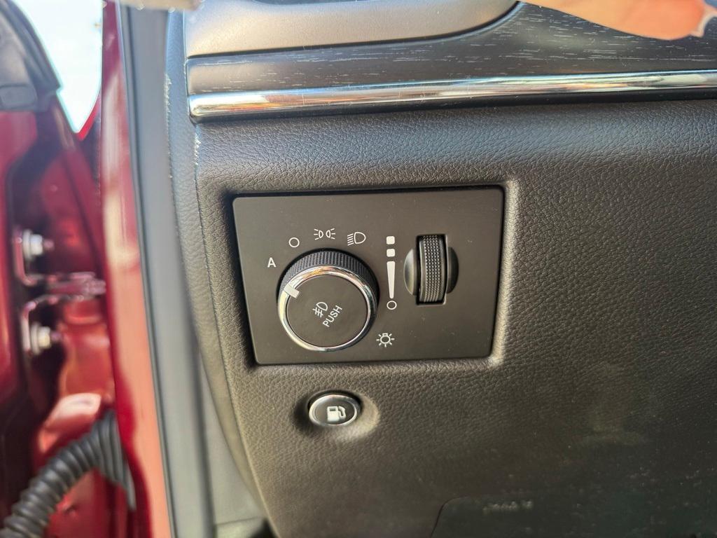 used 2018 Jeep Grand Cherokee car, priced at $16,277