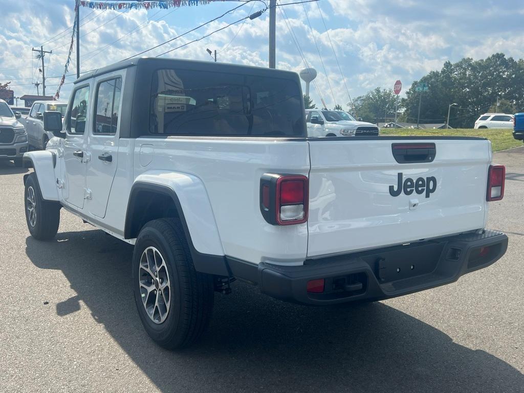 new 2024 Jeep Gladiator car, priced at $44,277