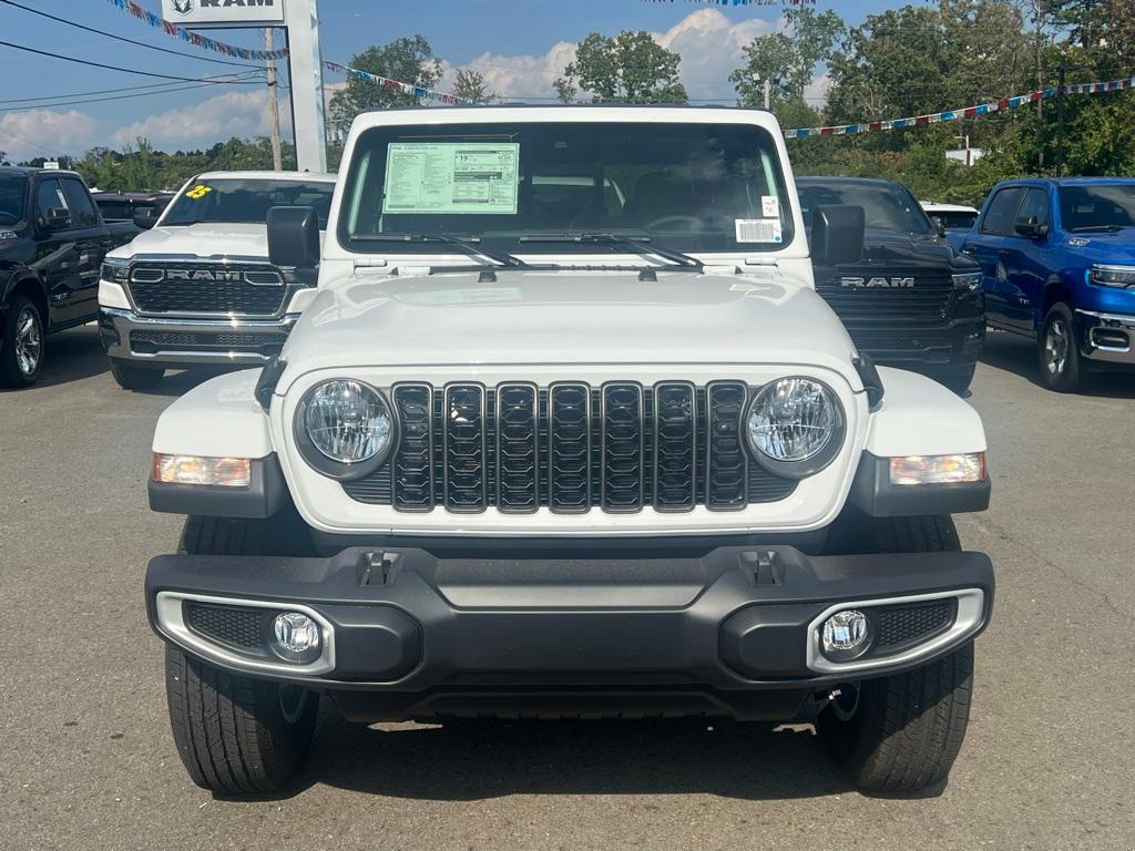 new 2024 Jeep Gladiator car, priced at $44,277