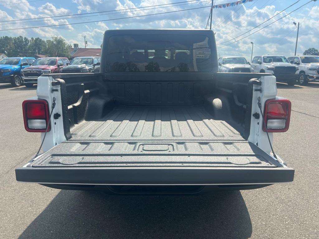 new 2024 Jeep Gladiator car, priced at $44,277