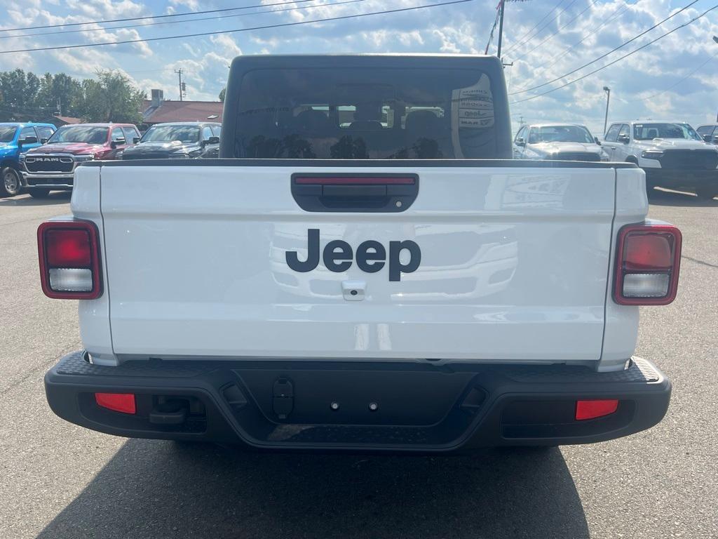 new 2024 Jeep Gladiator car, priced at $44,277