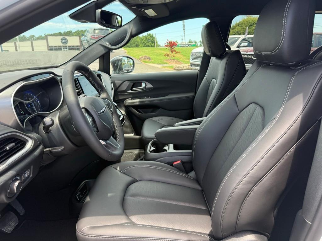 new 2025 Chrysler Voyager car, priced at $35,777