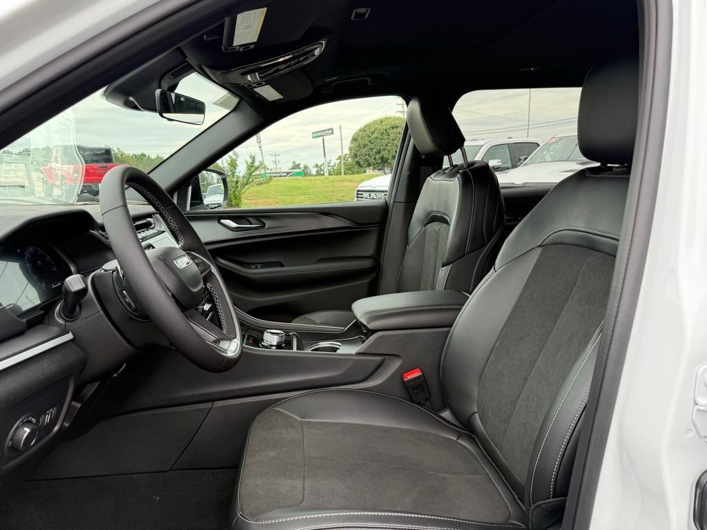 new 2025 Jeep Grand Cherokee L car, priced at $42,777