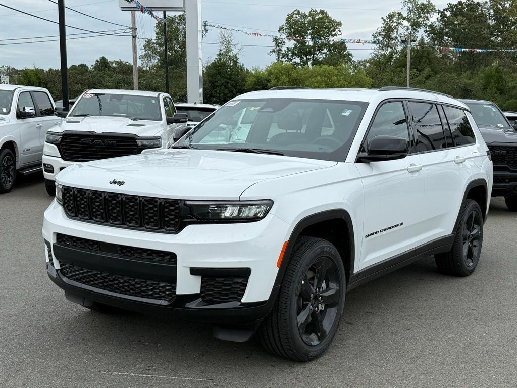 new 2025 Jeep Grand Cherokee L car, priced at $42,777