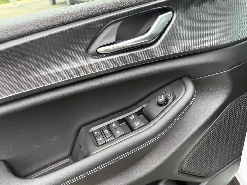 new 2025 Jeep Grand Cherokee L car, priced at $42,777