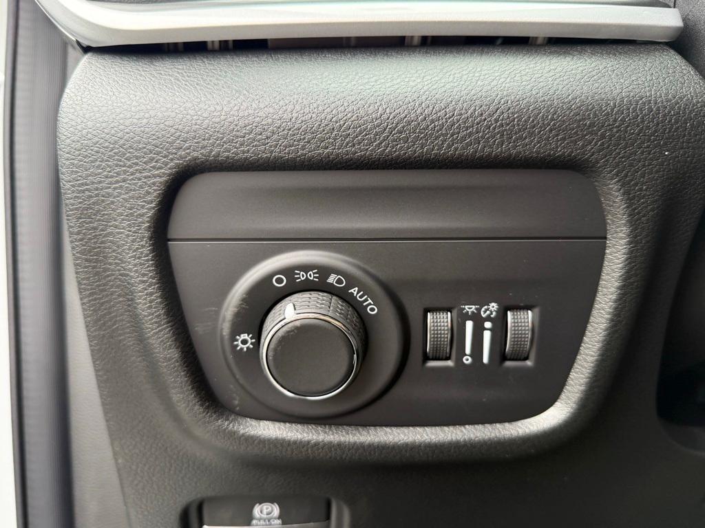 new 2025 Jeep Grand Cherokee L car, priced at $42,777