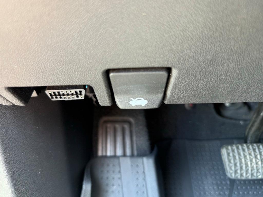 used 2020 Chevrolet Equinox car, priced at $14,777