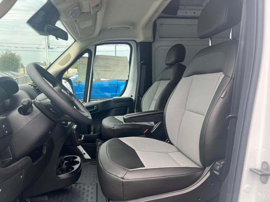 new 2024 Ram ProMaster 2500 car, priced at $45,777