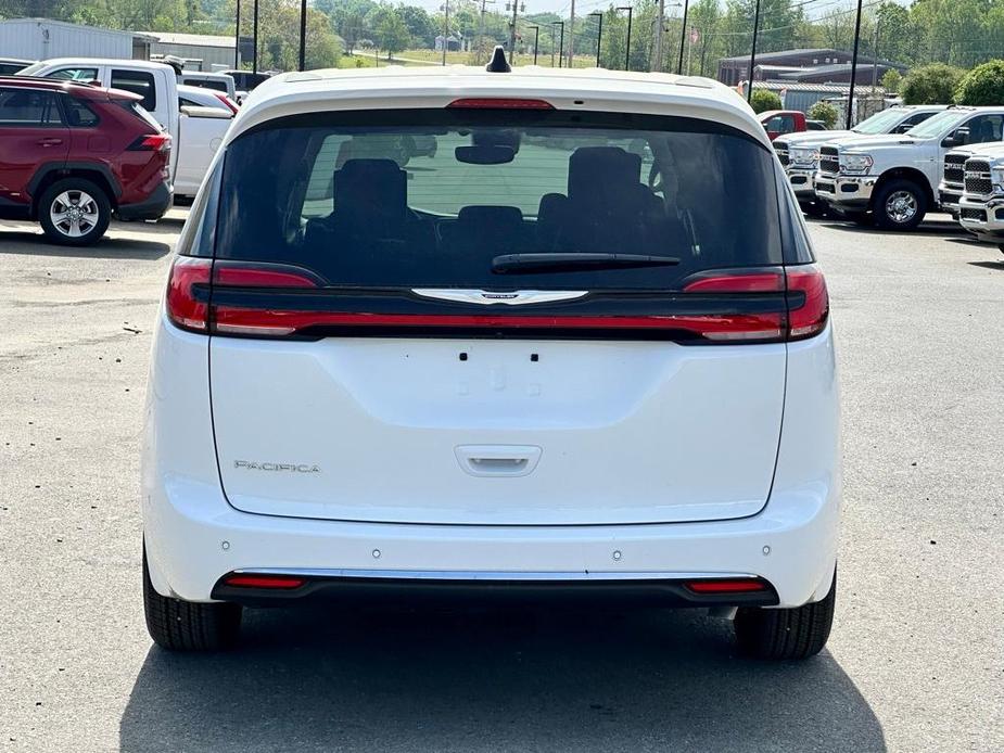 new 2024 Chrysler Pacifica car, priced at $44,777
