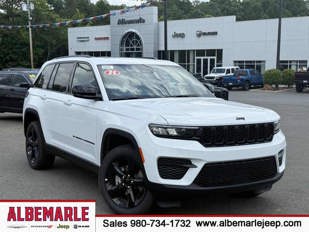 new 2025 Jeep Grand Cherokee car, priced at $39,777