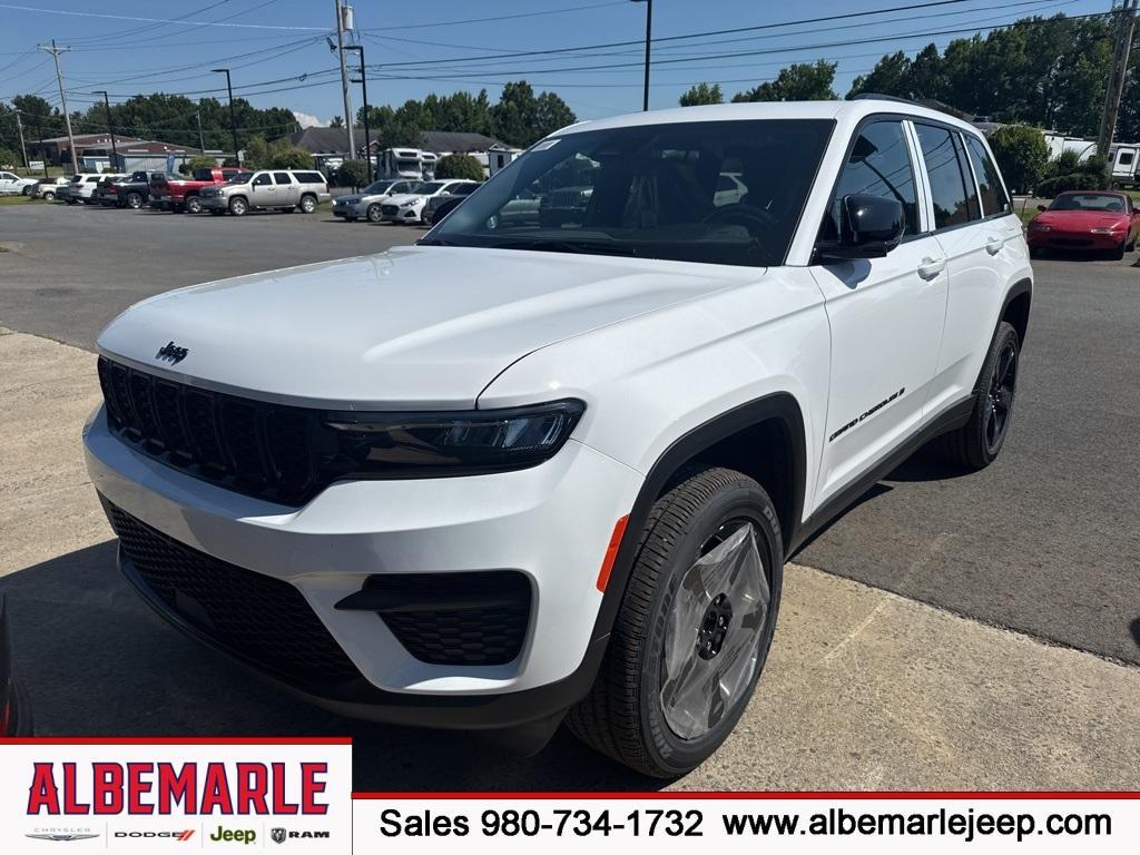 new 2025 Jeep Grand Cherokee car, priced at $48,775