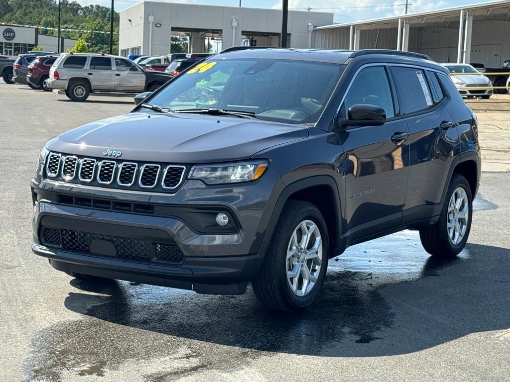 new 2024 Jeep Compass car, priced at $28,977