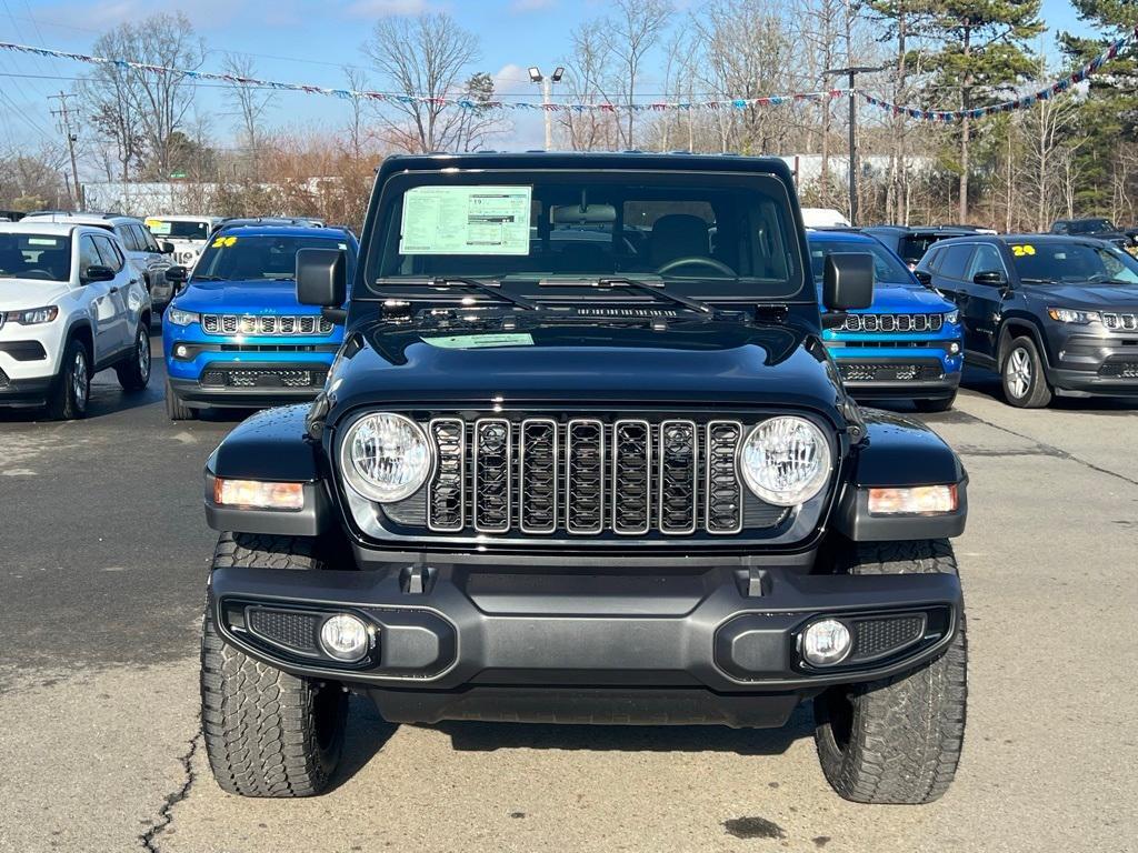 new 2025 Jeep Gladiator car, priced at $45,777