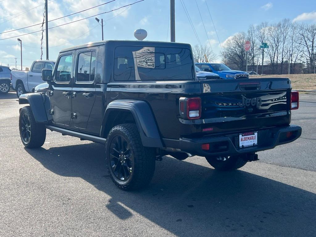 new 2025 Jeep Gladiator car, priced at $45,777