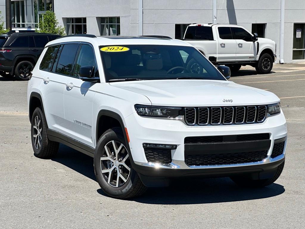 new 2024 Jeep Grand Cherokee L car, priced at $53,877