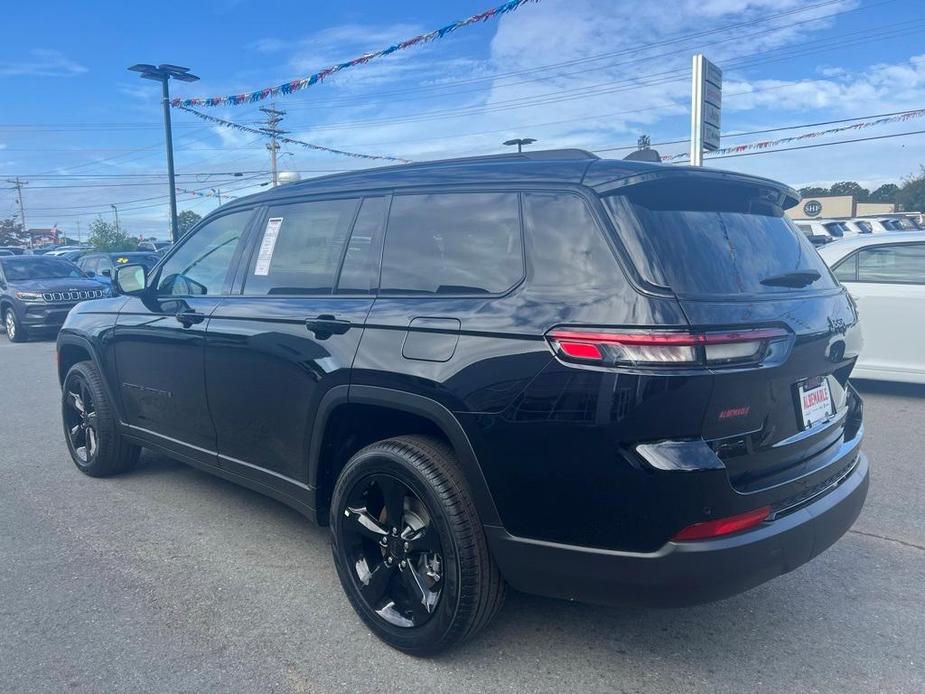 new 2024 Jeep Grand Cherokee L car, priced at $52,277