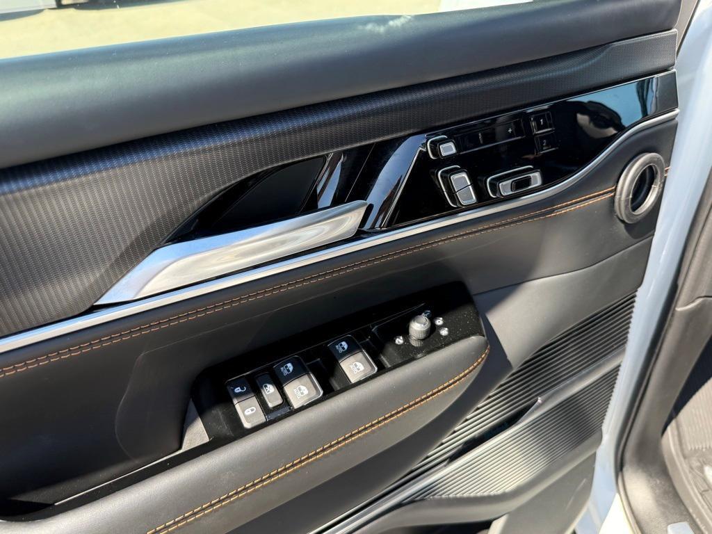 new 2024 Jeep Grand Wagoneer L car, priced at $113,777