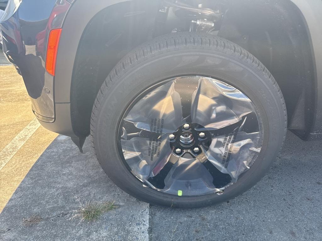 new 2025 Jeep Grand Cherokee L car, priced at $52,777