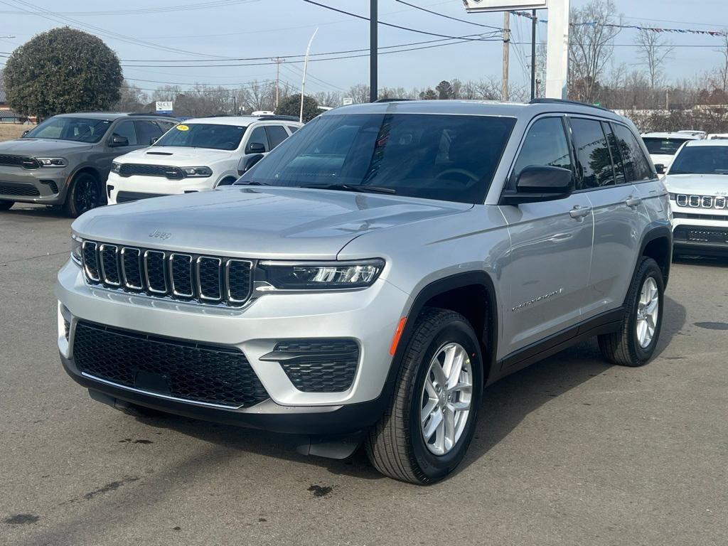 new 2025 Jeep Grand Cherokee car, priced at $35,777