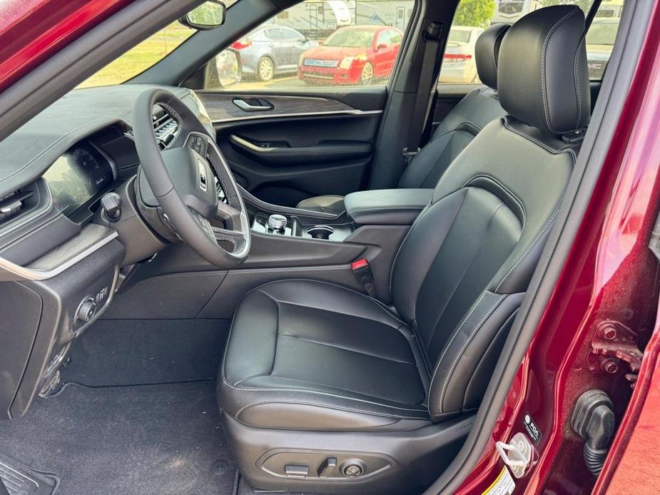 new 2024 Jeep Grand Cherokee car, priced at $46,777