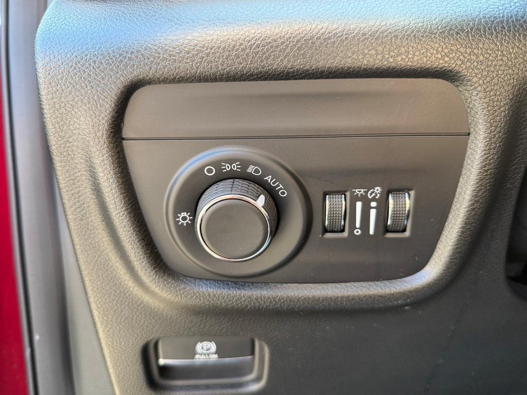 used 2024 Jeep Grand Cherokee car, priced at $43,777