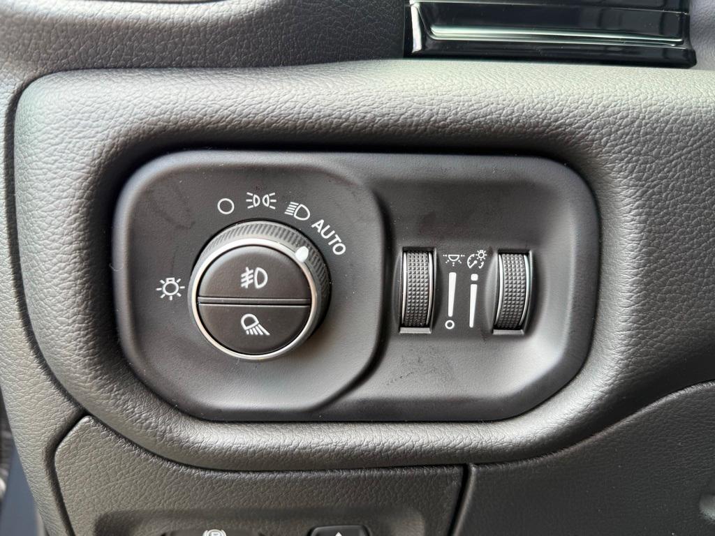 new 2025 Ram 1500 car, priced at $65,777