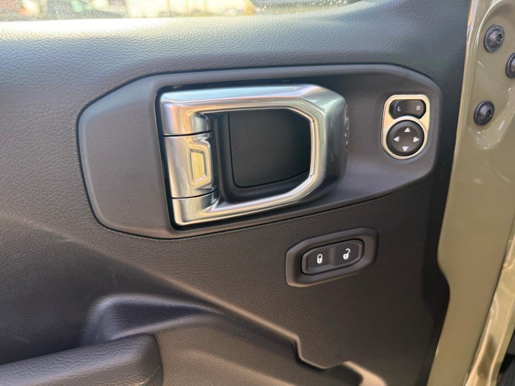 new 2026 Jeep Wrangler car, priced at $53,777