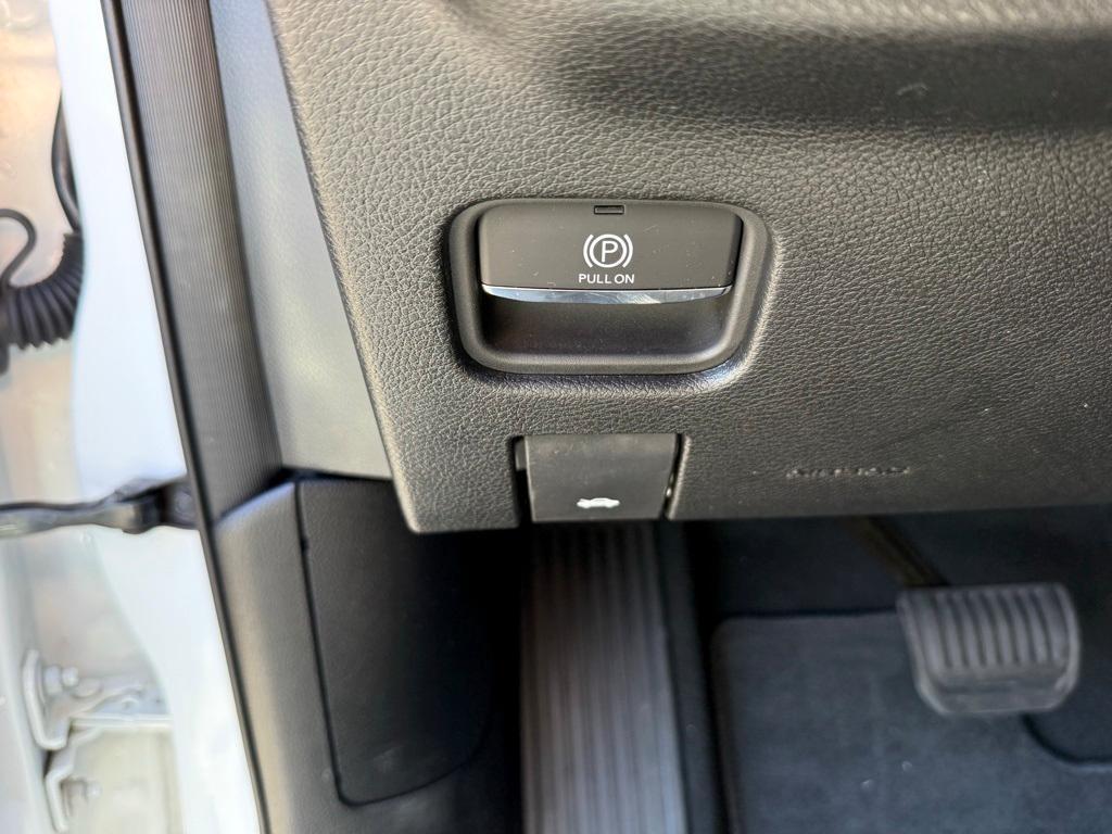 used 2024 Jeep Grand Cherokee L car, priced at $32,277