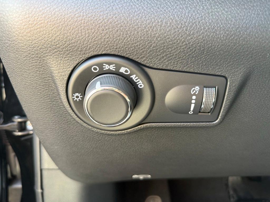 new 2025 Jeep Compass car, priced at $26,777