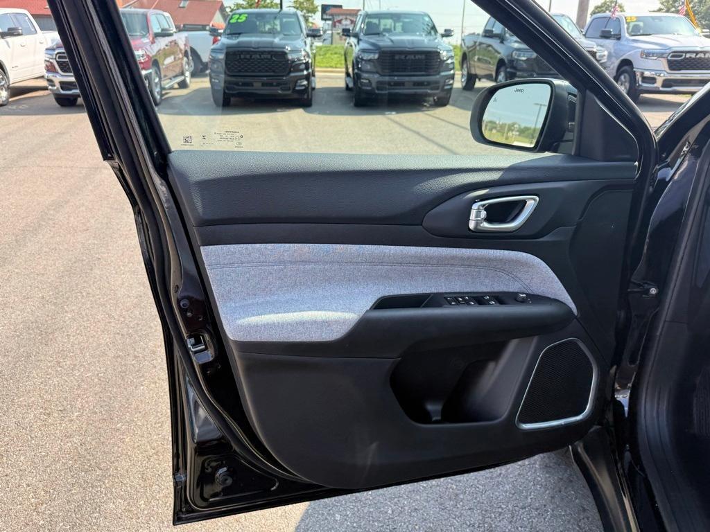 new 2025 Jeep Compass car, priced at $26,777