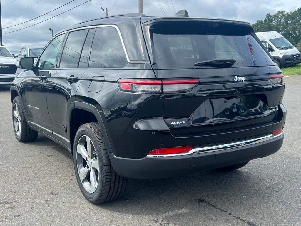 new 2024 Jeep Grand Cherokee car, priced at $50,277