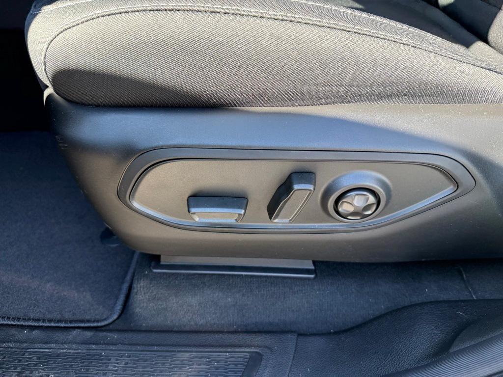 new 2025 Jeep Grand Cherokee car, priced at $36,777
