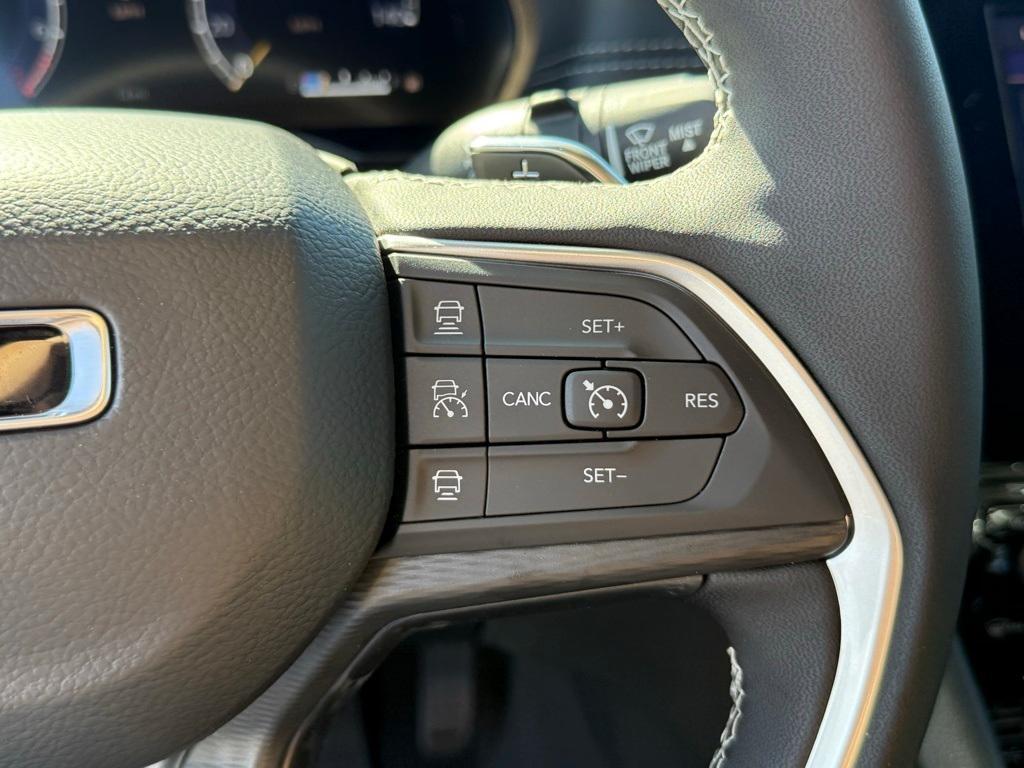 new 2025 Jeep Grand Cherokee car, priced at $36,777