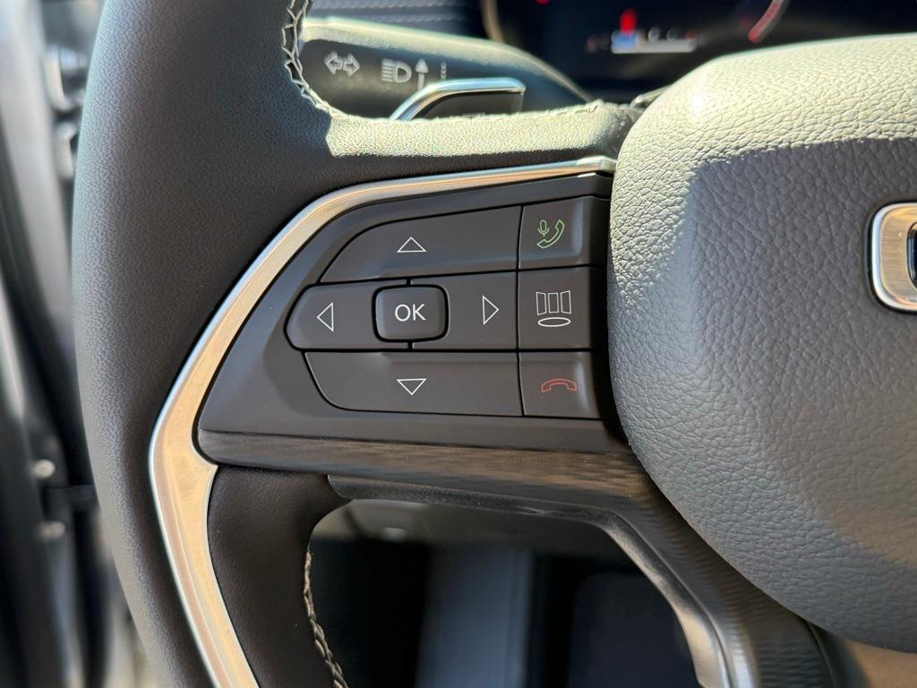 new 2025 Jeep Grand Cherokee car, priced at $36,777