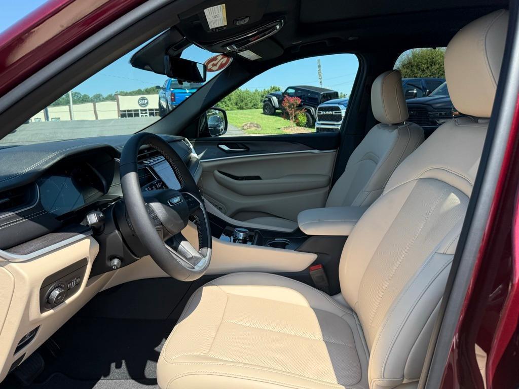 new 2025 Jeep Grand Cherokee L car, priced at $48,777