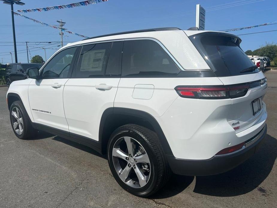 new 2024 Jeep Grand Cherokee car, priced at $49,277