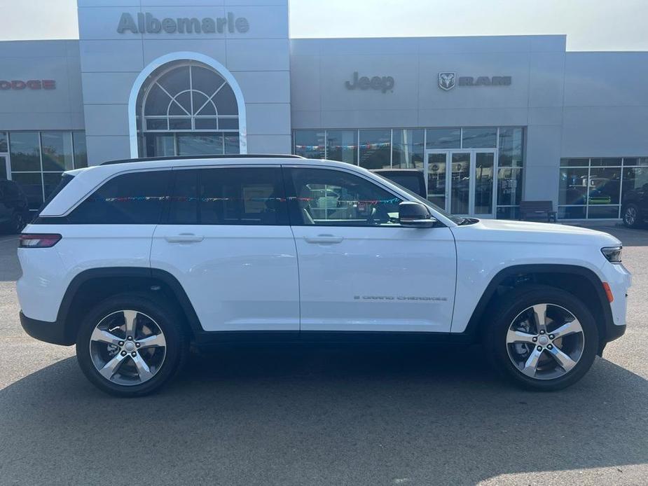 new 2024 Jeep Grand Cherokee car, priced at $49,277